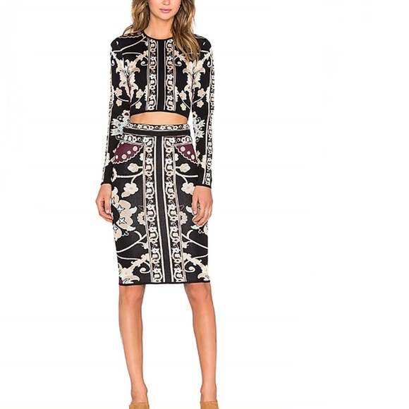 Fay’s skirt and Elyon crop top Ronny Kobo - Picture 6 of 10